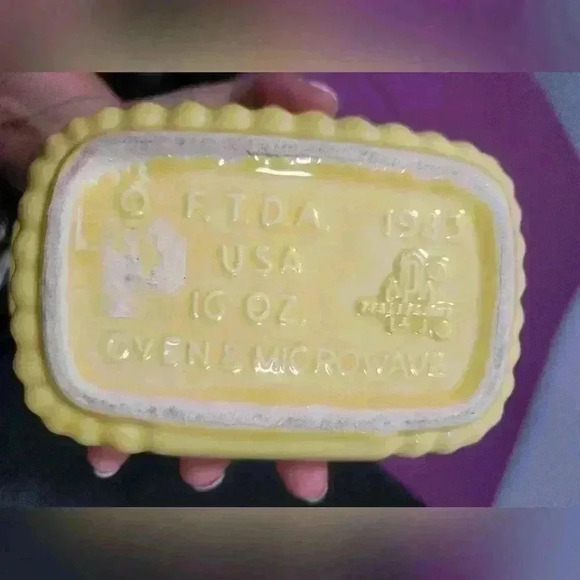 Pfaltzgraff Village Pattern Yellow Ribbed Baking Dish Loaf Pan 1983 Vintage 16oz - Picture 4 of 5